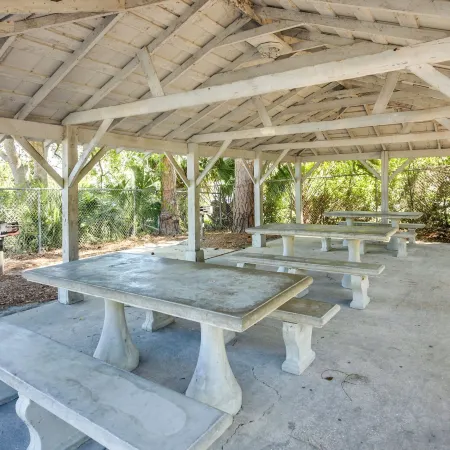 Peaceful Pomona Park Home 1 Mi to Lake Broward!