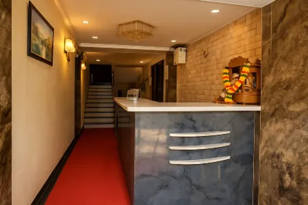 Hotel Sai Samrat Inn Отели в г. Матеран