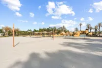 The Wharf 521 by Youngs Suncoast