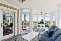 Expansive oceanfront 4+bdr home in KPT, pet friendly, breathtaking sunrise view! Hotel a Kennebunkport