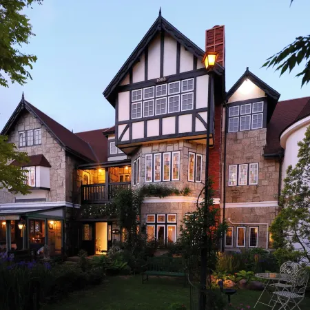 Petit Hotel & Restaurant Old Age