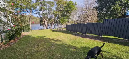 Bellbird Lakeside Cottage