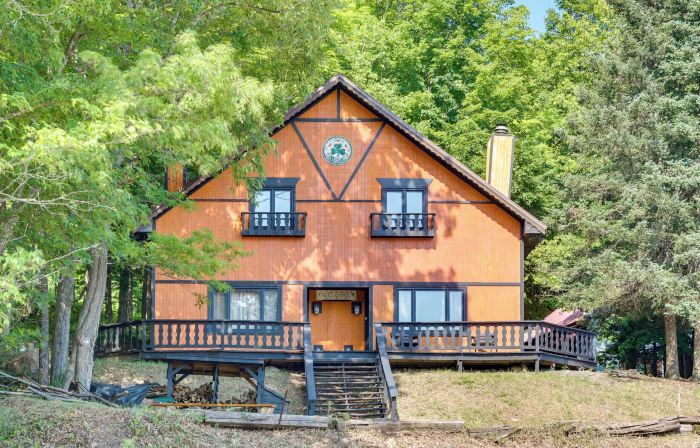 Outdoor Lovers Paradise Slopeside Cabin!