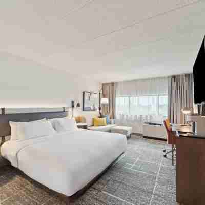 Crowne Plaza LANSING by IHG Rooms