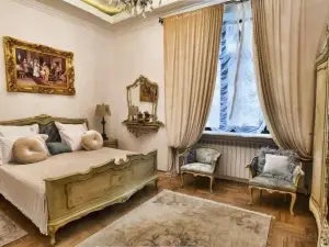Conacul Coroanei Luxury Boutique Hotel