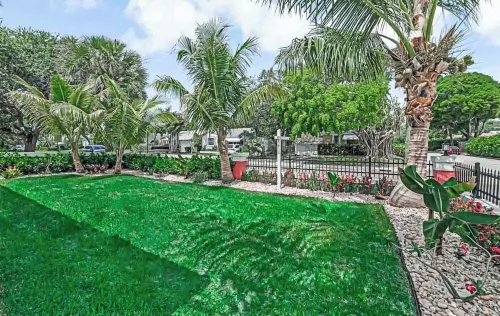 The Sun Sail Retreat - Spacious Home w/ Private Pool, 1 Mile to Beach, Walk DT!