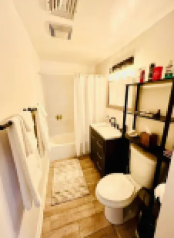 Cozy loft apartment in Stockade district walk to restaurants & bars AC & WiFi