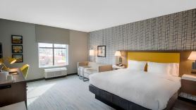 Hampton Inn Riverside Downtown