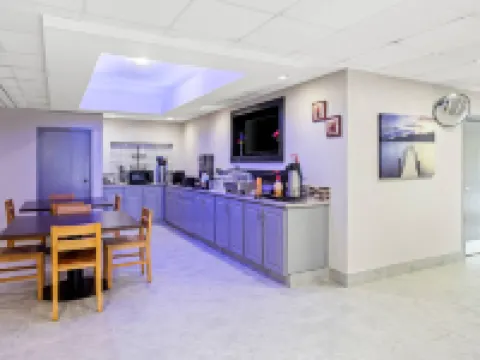 Econo Lodge Hotels in Wayne County