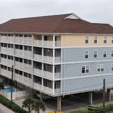 This is it! Spacious Luxury 8 Bedroom Villa, Pool, Hs Internet