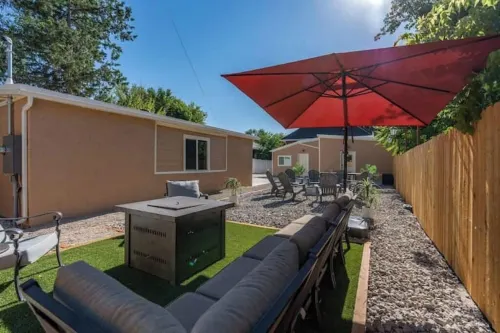 Historic 1907 SLC Victorian - Hot Tub - Firepits - Exposed Brick