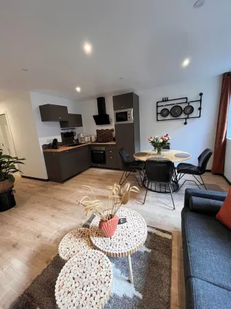 "Atelier du spa" in the heart of Avranches near Mont Saint Michel Отели в г. Авранш