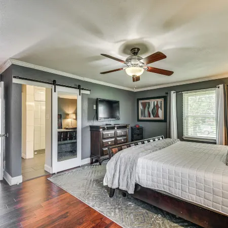 Luxe Lakefront Portsmouth Home: Fish, Swim & Play!