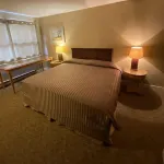 Twin Creeks Motel - 2-Star