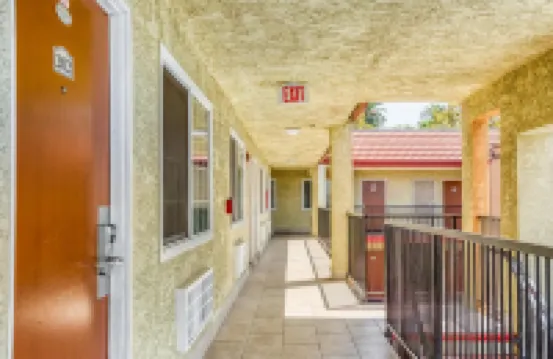 พาสปอร์ต อินน์ วิทเทียร์