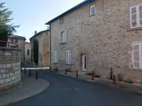 Cosy studio in the heart of the village of Chazay Hotels in Chazay-d'Azergues