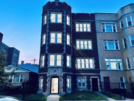 Beautiful, modern 3 bed 2 bath condo near Hyde Park, Obama Center and Lakefront Отели рядом с достопримечательностью «Jackson Park»