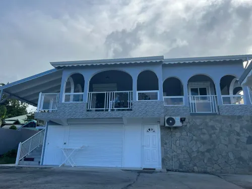 Glaciere P Hotels in Bouillante