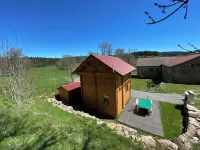 Quiet new chalet ideal for discovering the ardéche and haute loire regions Hotels in Lanarce