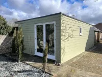 Unique villa and 2 guest houses with pool, garden & parking Hotels in 