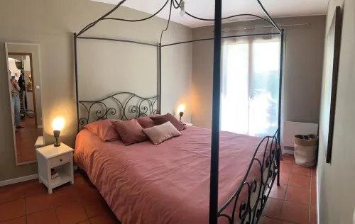 Charming country house, surrounded by nature and absolute peace! Hotels in Vinon-sur-Verdon