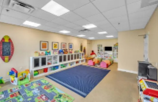 Beachfront! Coastal Designer Glam with Resort Amenities. Private Balcony & Grill