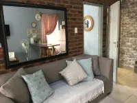 Walking distance to all Antique shops, Restaurants and popular attractions Hotel a Parys