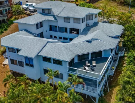 King Suite Oasis: Unwind with Jacuzzi & Bay Views (Unit B)