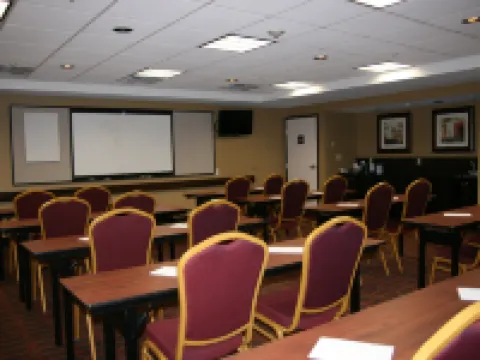 Hampton Inn & Suites Peru Hotels in Peru