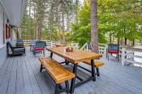 Quiet Retreat on Lake w/ Kayaks, Boats + Bikes! - 3-Star