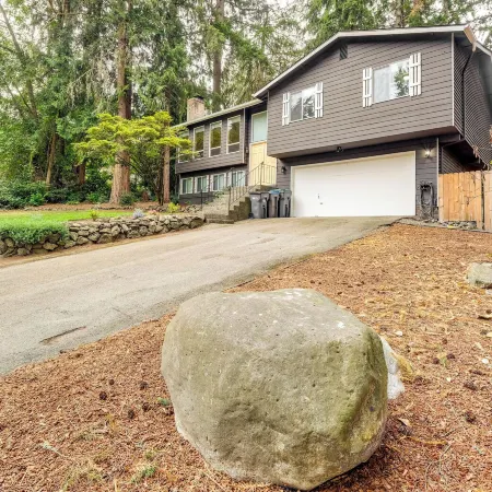 Bremerton Home w/ Fire Pit Near Parks & Museums