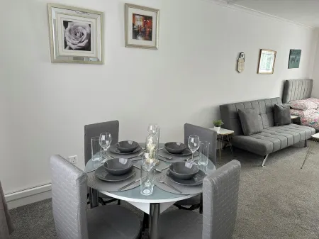 Lovely 3 bedroom house close to city centre, 34, Gloucester place , Durham Отели в г. Петерли