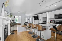 Historic 2 bedroom central down town location near waterfront - #3