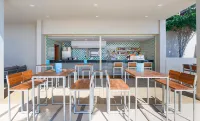 Hilton Garden Inn Ras Al Khaimah - bar