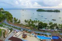 Serene Apartment in Samana, w/view of Bay, pool, gym & WiFi