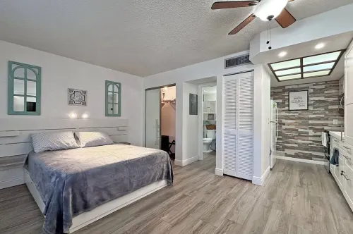 River Retreat Cozy 1 Bedroom Studio Apartment Hotels in Dunnellon