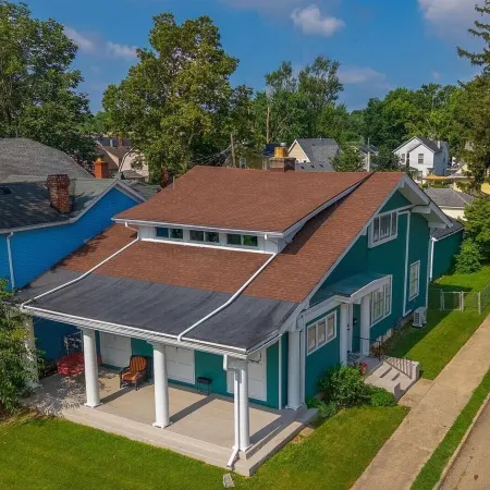 Your Summer HQ! Sleeps 11, Why Stay in 4 Rooms? Get the House! Pet-Friendly!