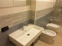 Comfortable one-bedroom apartment with kitchen and terraced balcony with mountain view Hotels in Sapri