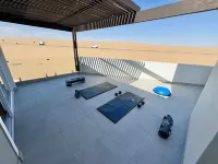 3-bedroom townhouse in tranquil Walvis Bay with, WiFi and modern finishes. Hotels in Langstrand