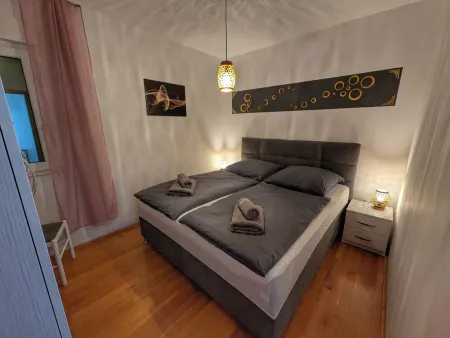 Family friendly apartment, only 190m from the water incl. beach equipment.