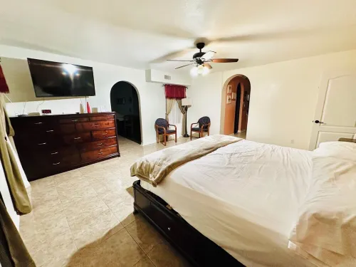 Casa ColibríUltraWIFI, HOTTUB, POOL, PLAYPEN, 2KING BEDS, MULTI FAMILY FRIENDLY