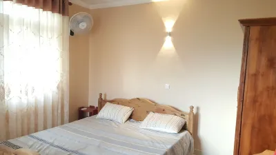 Holiday house, low room 20 € pp, double room.+ Ac + Vantilador 2 km from the beach, 30C Malu Banna附近的飯店