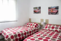 Comfortable and central ground floor at 400 m from the beach (ideal for family with children) Hôtels à : Sant Carles de la Ràpita