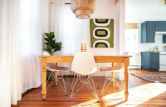 Cozy 2 bdrm Newburgh apartment with private parking
