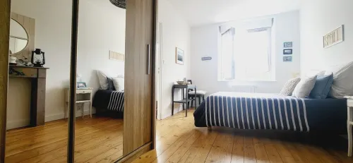 Two-room apartment facing Carteret harbor