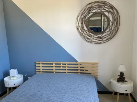 Detached house on fenced garden with trees 150m from the beach! Отели в г. Серра-Ди-Ферро