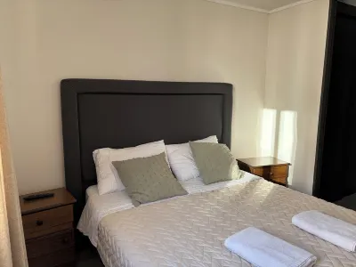 Quiet apartment in the historic center and movistar arena Hotel berhampiran Chapel of Our Lady of Lourdes