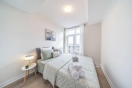 Entire Modern And Spacious Home in Oakville