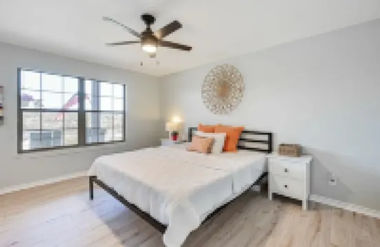 Charming 3-bedroom 3-bathroom house with WiFi, AC in fantastic Buchanan Dam