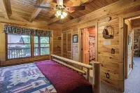 Cozy 2-bedroom cabin in welcoming lake Douglas, Sevierville near Pigeon Forge